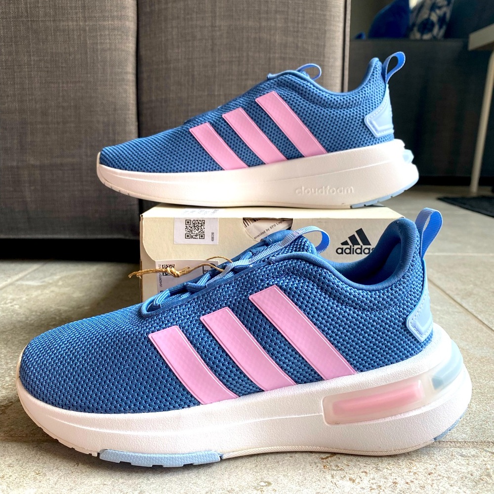 Adidas girls sneaker